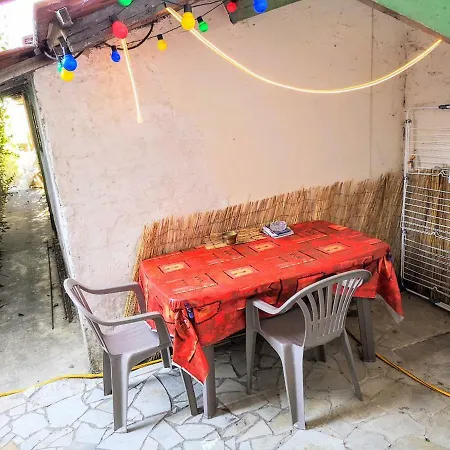 Mini De 13 M2 Avec Terrasse 15 Mn Centre Konukevi Nîmes
