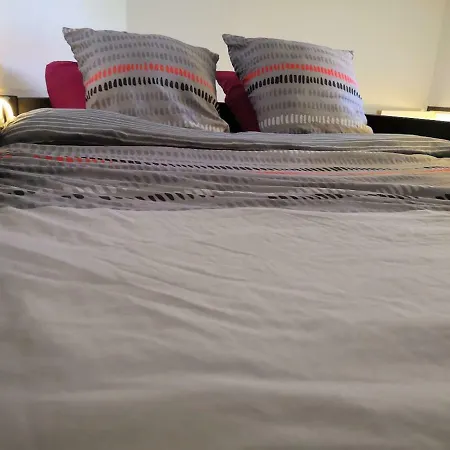 Pensión Mini Studio Cosy Avec Terrasse 15 Mn Centre Nimes 3*